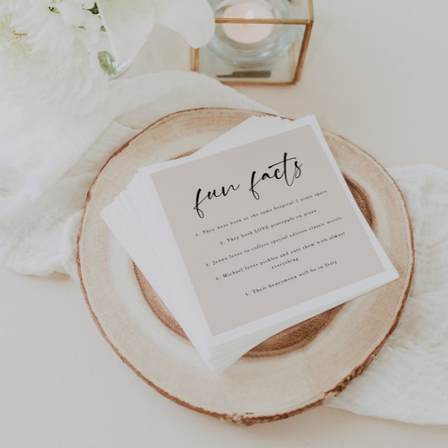 Servilleta De Papel Boda con letra script beige moderna "Hechos divert (Subido por el creador)