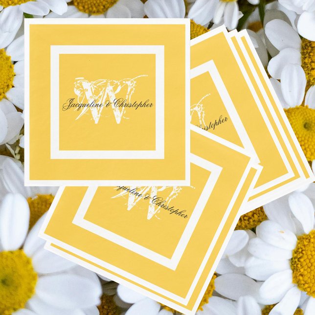 Servilleta De Papel Boda Elegante Monograma Guión Moda Papel amarillo (Chic script, sunny yellow paper napkins for a simple elegant wedding, engagement or bridal shower.)