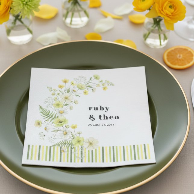 Servilleta De Papel Boda moderna de flores silvestres verdes de cítric (Wedding dinner napkin from the citrus green wildflower wedding collection by darling & may)