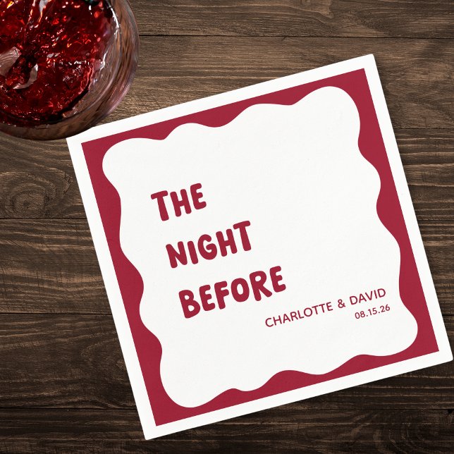 Servilleta De Papel Borgoña moderna bienvenida Fiesta ensayo cena (Rich burgundy napkins with a wavy border set a bold tone for 'The Night Before' rehearsal dinner.)