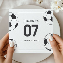 Celebración de cumpleaños número siete con balón d