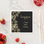 Servilleta De Papel Classy Gold & Black Damask 40th Birthday Surprise<br><div class="desc">Bonito romántico oro y negro color mujer sorpresa 40 cumpleaños fiesta servilletas de papel con un hermoso patrón de damasco purpurina de oro sobre un fondo negro. Un diseño sencillo para cualquier evento, incluyendo... Cumpleaños, Jubilación, Graduación, Bachelorette, Boda, Ducha ETC. Todo el texto, el tipo de letra y el color...</div>