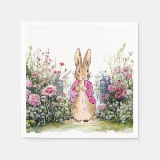 Servilleta De Papel Conejo clásico con chaqueta rosa en su jardín