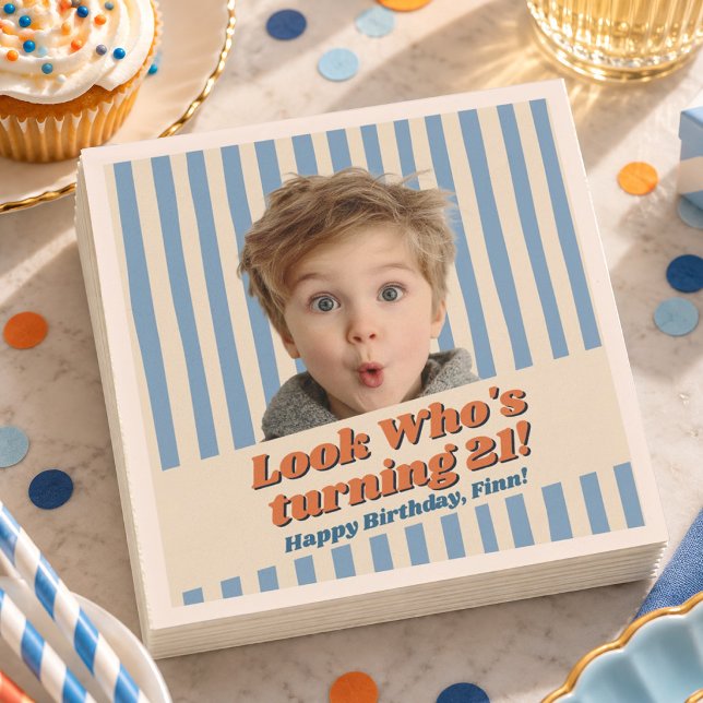 Servilleta De Papel Cumpleaños con foto retro azul (Paper napkin with blue stripes, custom photo cutout, retro typography, and birthday text.)