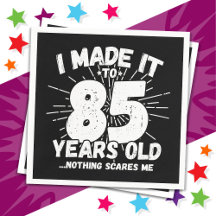 Cumpleaños divertido de 85 años con meme sarcástic