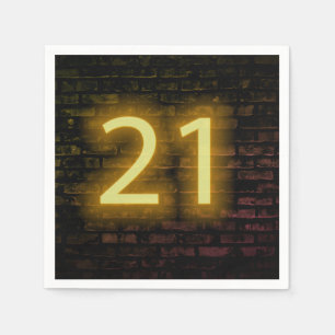 Servilleta De Papel Cumpleaños Neon 21 Rótulo en la pared de ladrillos
