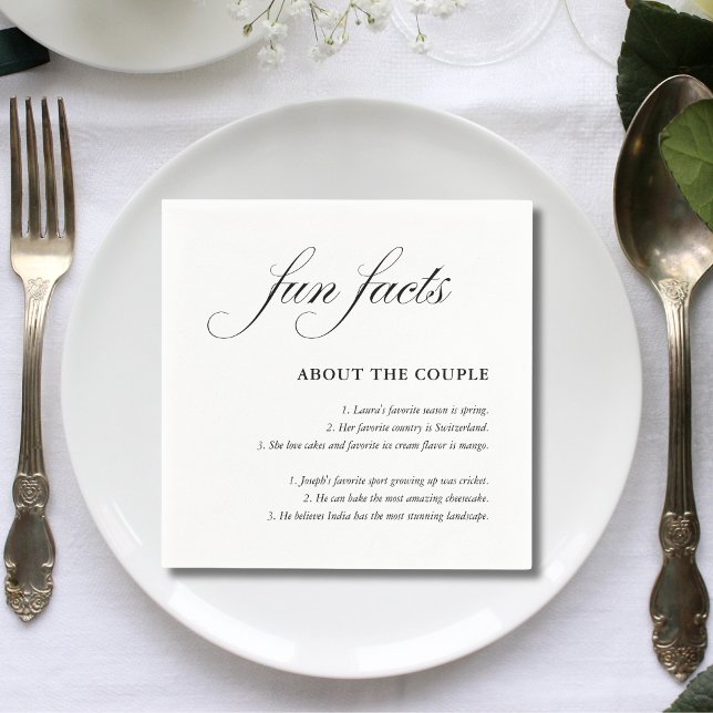 Servilleta De Papel Datos Divertidos sobre Bodas en Blanco y Negro de  (Simple script black white wedding fun facts napkins add charm while sparking guest conversations)