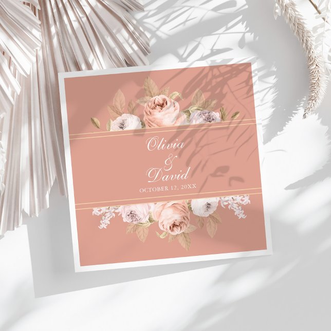 Servilleta De Papel De Cena Boho Pink Peonies Boda (Boho Pink Peonies Wedding Paper Dinner Napkins on a sunny white table.)