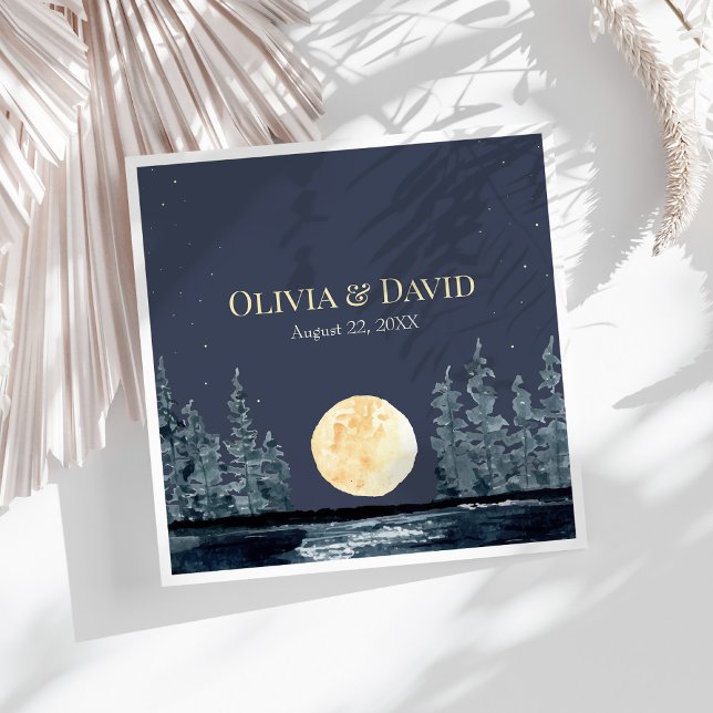 Servilleta De Papel De Cena Paquetes Bodas de la Selva Luna Completa (Full Moon Forest and Lake Wedding Napkins on a sunny white table)