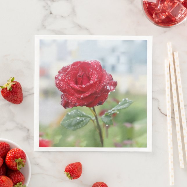Servilleta De Papel De Cena Rosa en gotas de lluvia (In situ)