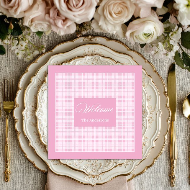 Servilleta De Papel De Cena Servilletas de mesa rosadas personalizadas con un  (Personalized Pink Table Napkins Modern Tartan Look)