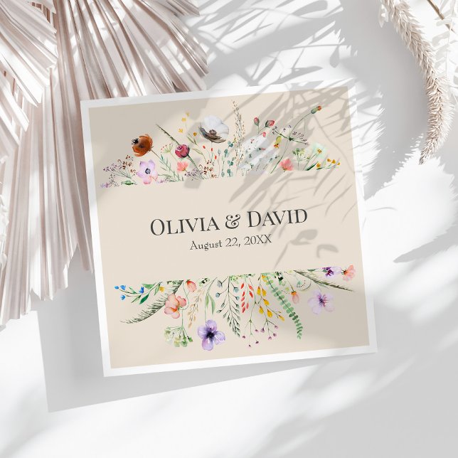 Servilleta De Papel De Cena Taupe Wildflower Meadow Bodas Napkins (Taupe Wildflower Meadow Wedding Napkins on a sunny white table.)
