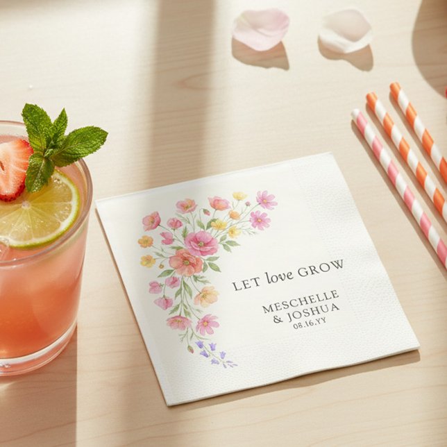 Servilleta De Papel Deja que el amor haga crecer flores naranjas rosad (Let love Grow pretty napkins from the Wildflower Bloom wedding collection by Darling & May)