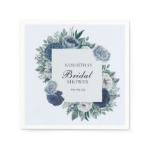 Ducha de novia floral azul polvoriento y azul mari