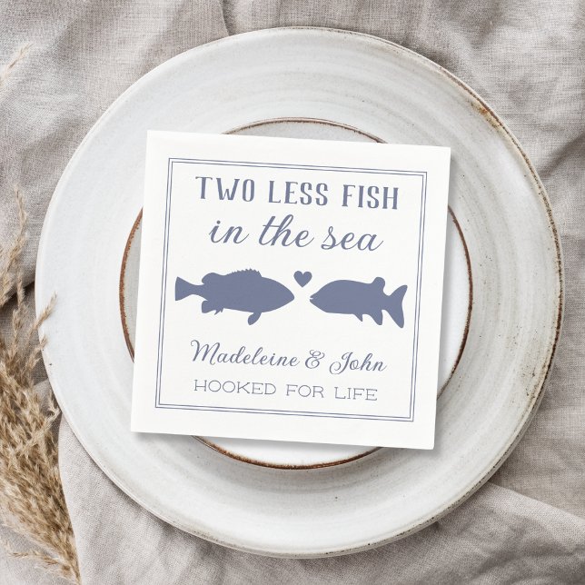 Servilleta De Papel Ducha de Parejas Dos Menos Peces En El Mar (Two Less Fish In The Sea Couples Shower Napkins)
