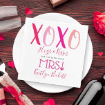 Servilleta De Papel Ducha El día de San Valentín de novias de abrazos<br><div class="desc">Celebre con estilo con estas elegantes y muy modernas toallas de ducha de novia. Este diseño es fácil de personalizar con la redacción de su evento especial y sus invitados estarán encantados cuando vean estas fabulosas servilletas. Se pueden encontrar elementos coincidentes en la colección.</div>