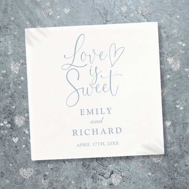 Servilleta De Papel El Amor Es Un Boda Azul Dusty Dusty Elegante Dulce (Love Is Sweet Elegant Modern Dusty Blue Wedding Napkins)