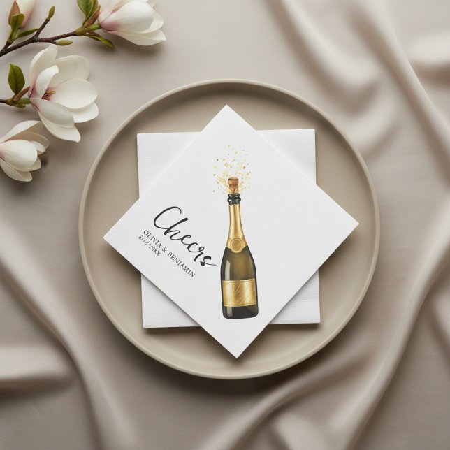 Servilleta De Papel Elegant Custom Champagne Wedding Napkins with Name (Elegant wedding napkins personalized with the couple’s names)