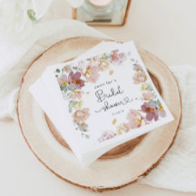 Elegante ducha de novia con flores silvestres