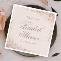 Elegante ducha de novia en oro rosa