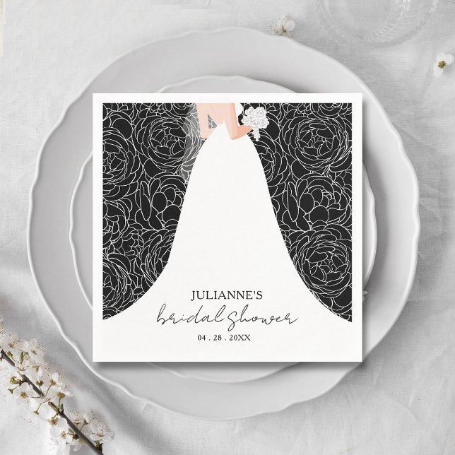 Servilleta De Papel Elegante floral y novia en ducha de novia negra (Elegant bride in her gown on a background of sketched roses on black bridal shower napkins)