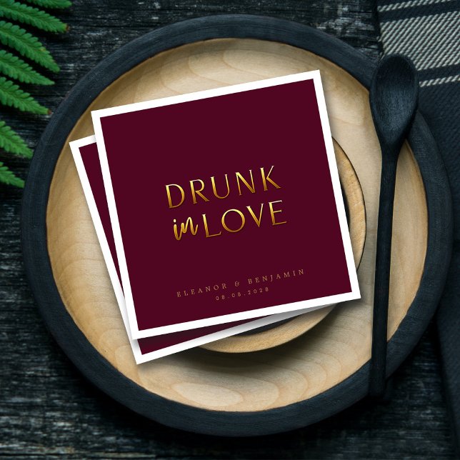 Servilleta De Papel Elegante Oro Borracho Enamorado Boda Personalizado (Elegant Gold Drunk In Love Personalized Wedding Napkins)