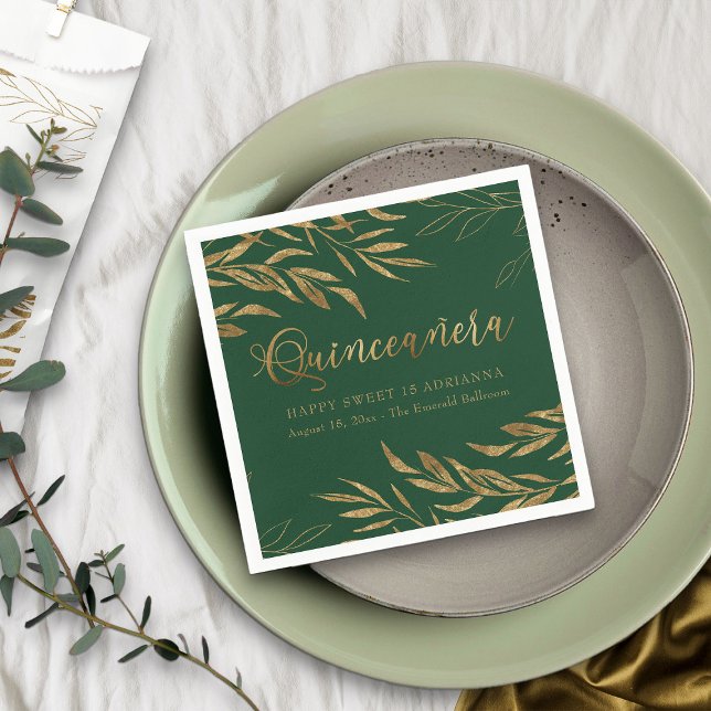 Servilleta De Papel Elegante Quinceanera verde esmeralda y hoja de oro (Emerald Green Quinceanera cocktail napkins from my Gold Leaf Quinceanera Collection)