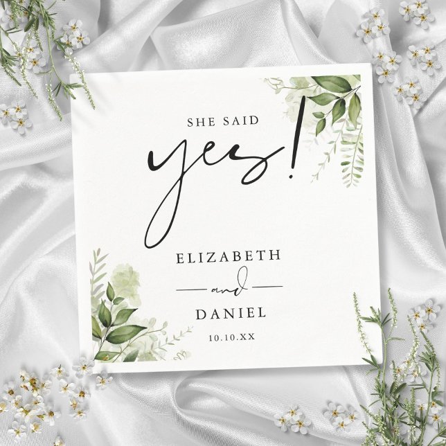 Servilleta De Papel Ella dijo que sí Verde Floral Compromiso Fiesta (She Said Yes Greenery Floral Engagement Party Napkins)
