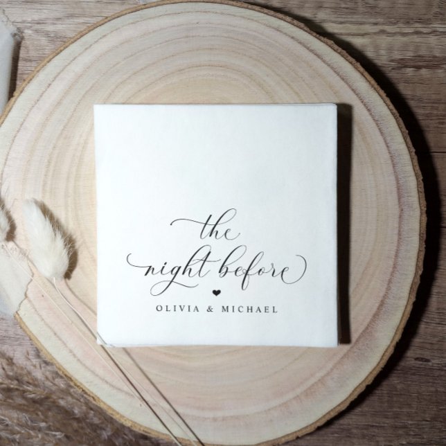 Servilleta De Papel Ensayar las servilletas de la cena la noche anteri (The night before wedding rehearsal dinner napkins in black and white script. Personalized rehearsal)