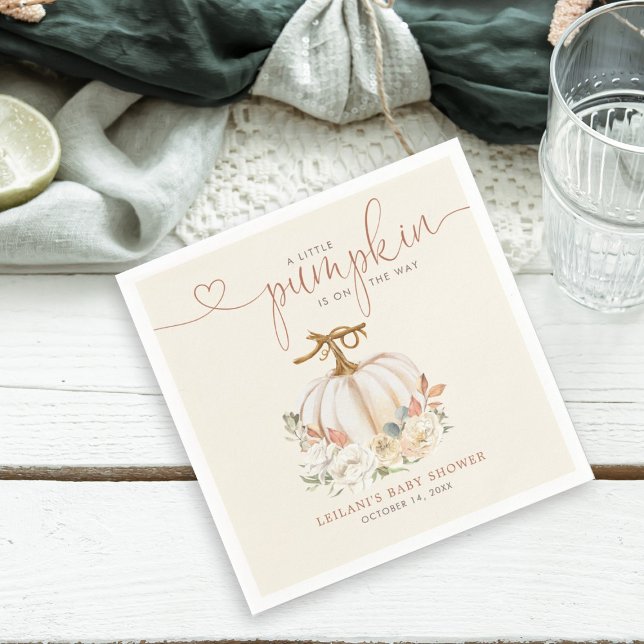 Servilleta De Papel Fall Little Pumpkin Baby Shower (Little pumpkin is on the way autumn themed baby shower napkin is perfect for created a fall feel.)
