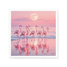 Flamingos en una playa rosa
