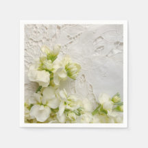 Flores blancas en encaje antiguo