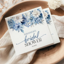Flores de flores azules agitadas duchas de novias