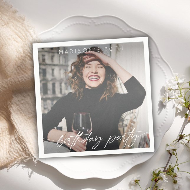 Servilleta De Papel Foto de fiesta de cumpleaños con guión moderno (Subido por el creador)