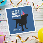 Servilleta De Papel Funny Black Lab Dog Gorra de cumpleaños tu nombre<br><div class="desc">Las servilletas de cumpleaños perfectas para los amantes del perro - el diseño presenta una silueta de perro de labrador negro que recupera el perro usando un gorra de cumpleaños. Añade tu propio texto - "¿Feliz cumpleaños?" y el nombre de la persona de cumpleaños. Un diseño divertido, festivo y agradable...</div>