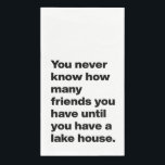 Servilleta De Papel Funny Lake House Friends cita tipografía en blanco<br><div class="desc">Funny Lake House Friends Cita Elegante Toallas De Papel Blanco Para Huéspedes</div>