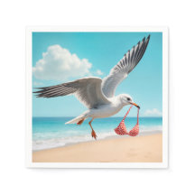 Gaviota volando con una parte superior de bikini