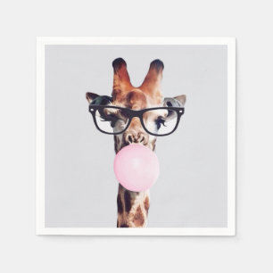 Servilleta De Papel Giraffe con gafas soplando un chicle rosa