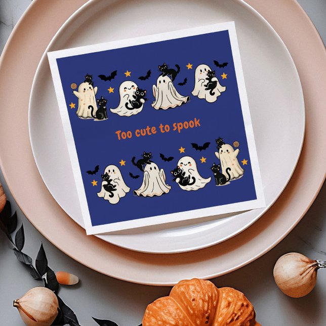 Servilleta De Papel Halloween Cute Gracioso Fantasma Gato - Fiesta Caí (Halloween Cute Funny Spooky Ghost Cat - Fall Party Napkins on a dinner table with autumn decor)