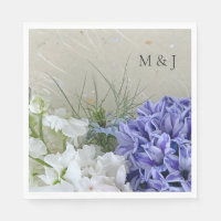 Hiacinato azul con flores de caldo blanco