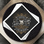 Servilleta De Papel Hombres Funny Whiskey 75 cumpleaños<br><div class="desc">Celebre el gran 7-5 con estilo y humor con este diseño de cumpleaños inspirado en la etiqueta de whisky vintage. La tipografía negra, dorada y blanca es decorativa y elegante, lo que le da un toque retro clásico. Perfecto para el hombre (¡o la mujer!) en su vida que ama su...</div>