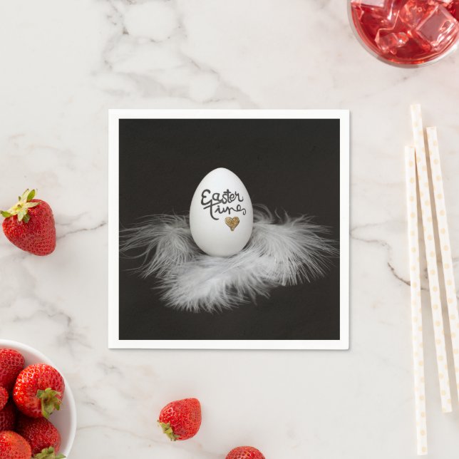 Servilleta De Papel Huevo blanco en época de Pascua (In situ)