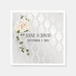 Servilleta De Papel Hydrangea Bouquet sobre satén blanco