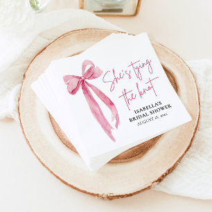 Servilleta De Papel Lazo Rosa Sonrojado Ella Está Atando el Nudo Desay