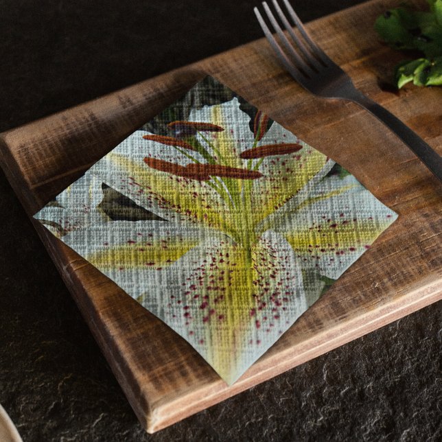 Servilleta De Papel Lirio oriental blanco con floral estelar amarillo (In Situ Table)