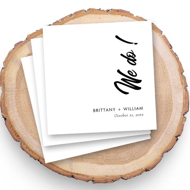 Servilleta De Papel "Lo hacemos" absurdos guiones Boda personalizado (Personalized wedding napkins with whimsical "We Do!" script and couple names, white background)