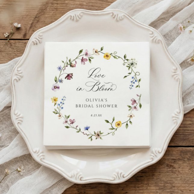 Servilleta De Papel Love in Bloom Floral Wildflower Bridal Shower (Bridal shower napkins with watercolor wildflower wreath and elegant love is in bloom script)