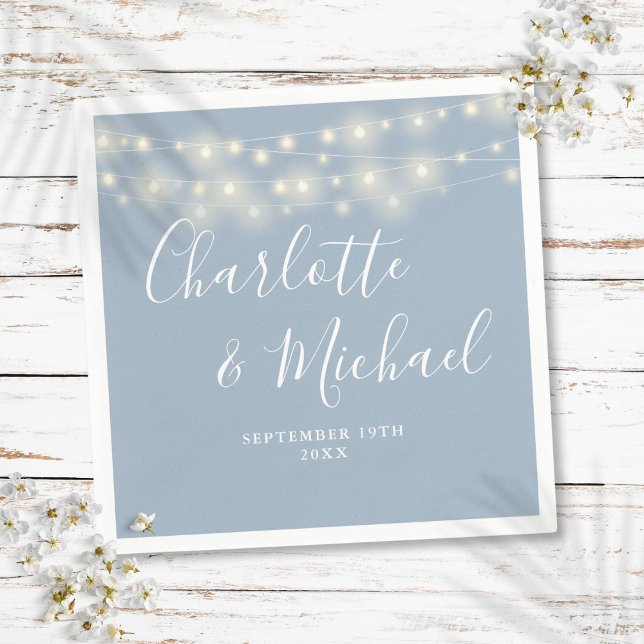 Servilleta De Papel Luces de Cuerda Firma Script Boda Azul Polvoriento (String Lights Signature Script Dusty Blue Wedding Napkins)