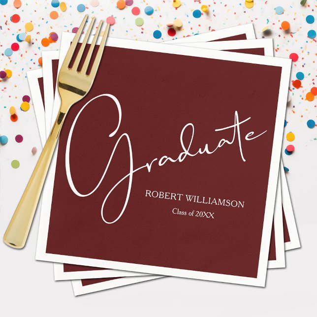 Servilleta De Papel Marrón de graduación de guión moderno (Modern white script on dark maroon graduation party napkins, paper plates in our store)