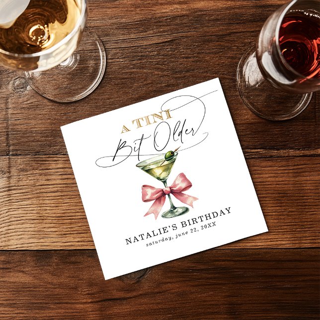 Servilleta De Papel Martini Pink Bow Birday (Cumpleaños de un Bow Rosa (A Tini Bit Older Martini Pink Bow Birthday Napkins)